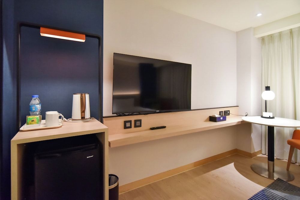 undefined Holiday Inn Express Taipei Train Station by IHG