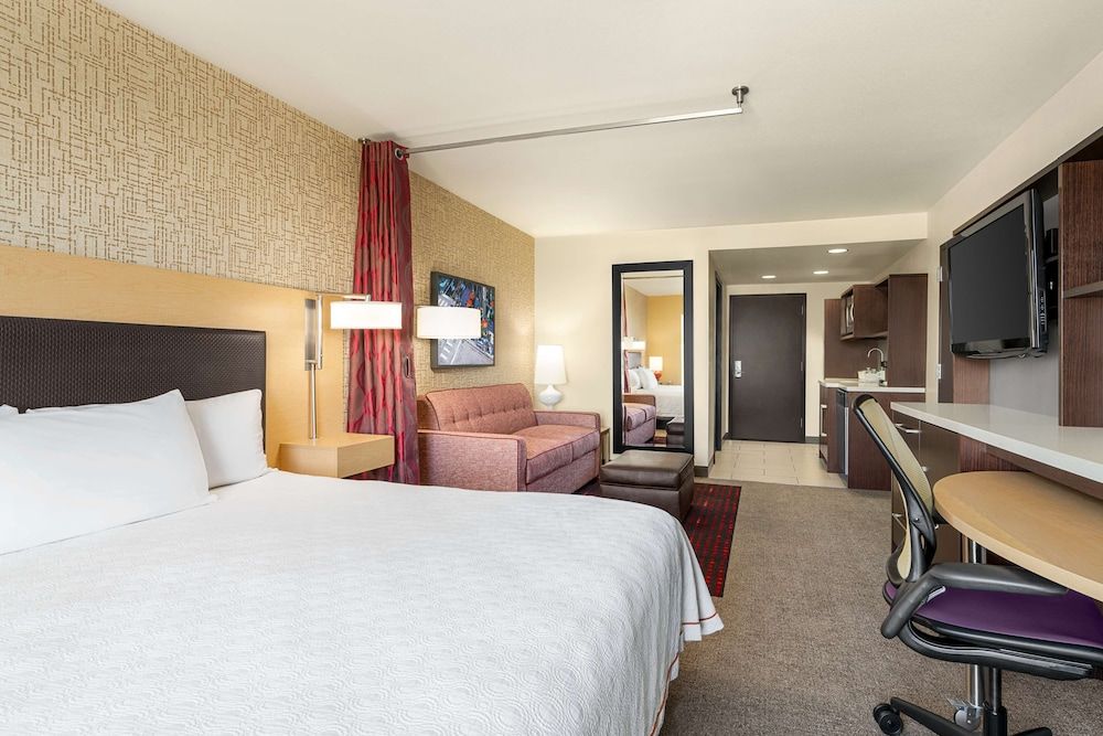 Studio, 1 King Bed, Accessible, Bathtub