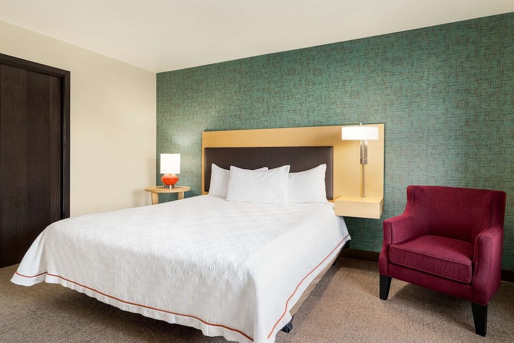 Studio, 1 King Bed, Accessible, Bathtub