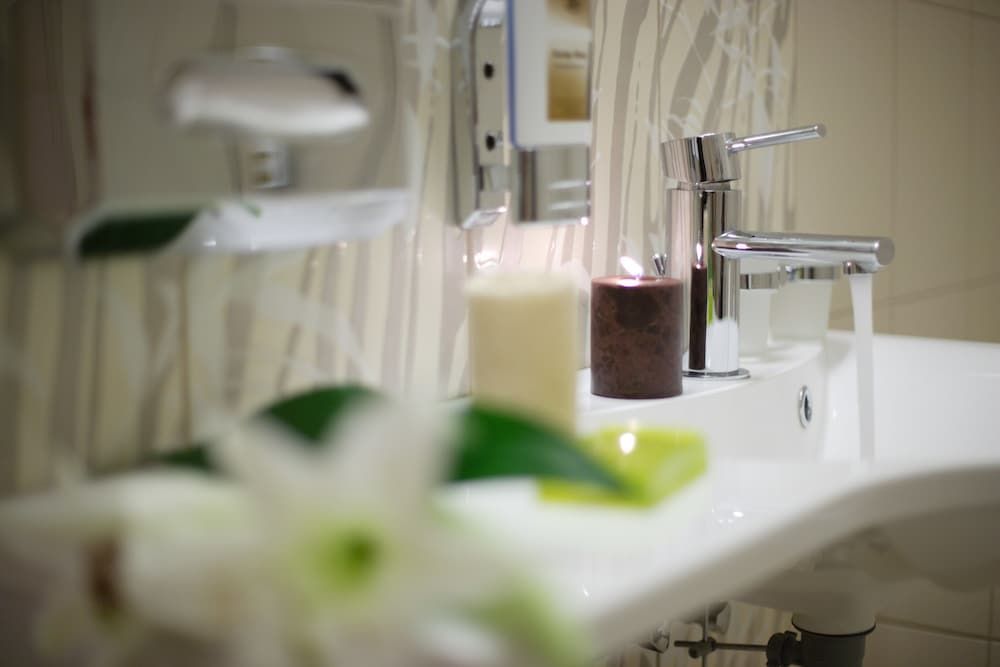 undefined 1. Republic Hotel 8