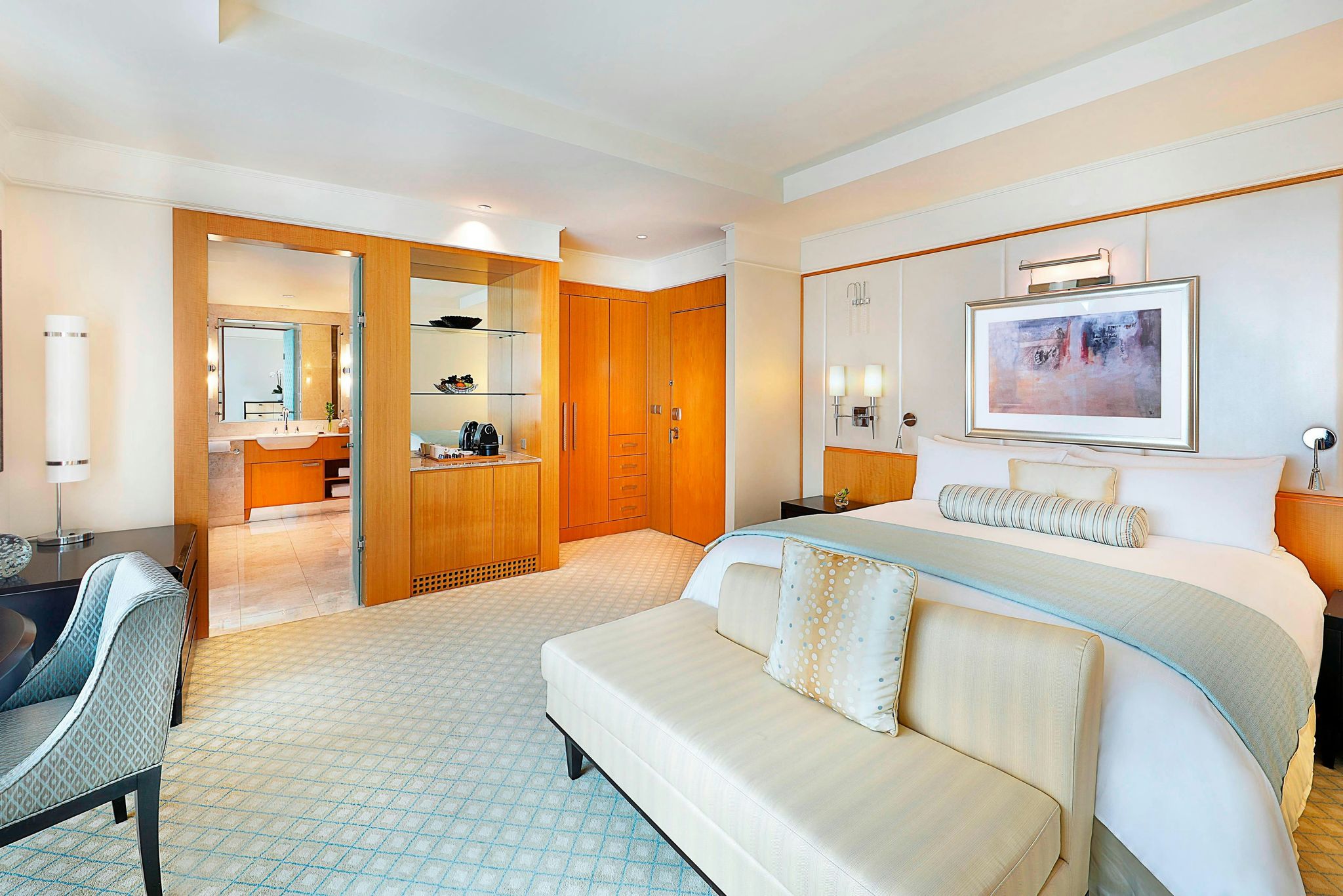 The Ritz-Carlton, Dubai International Financial Centre Deluxe Room 22