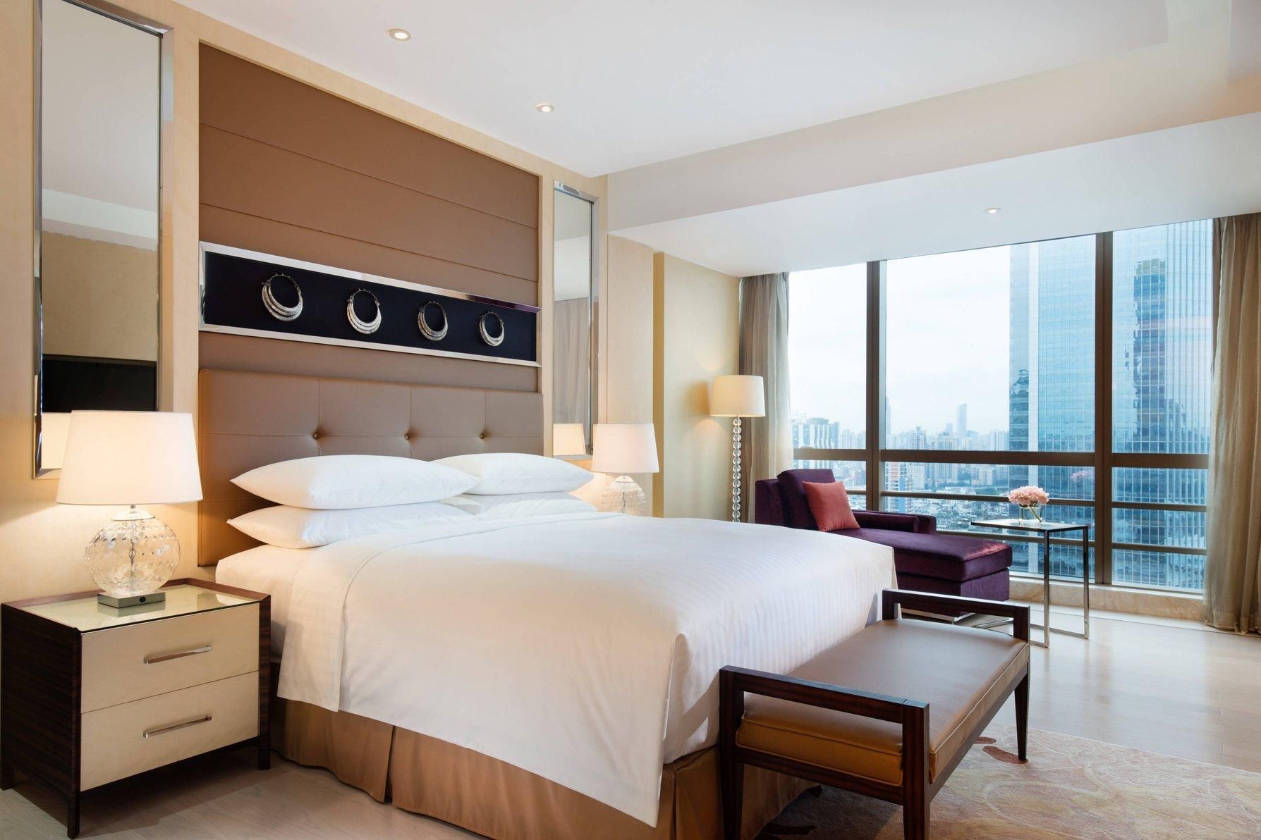 Club lounge access, 1 Bedroom Signature Suite, 1 King, High floor