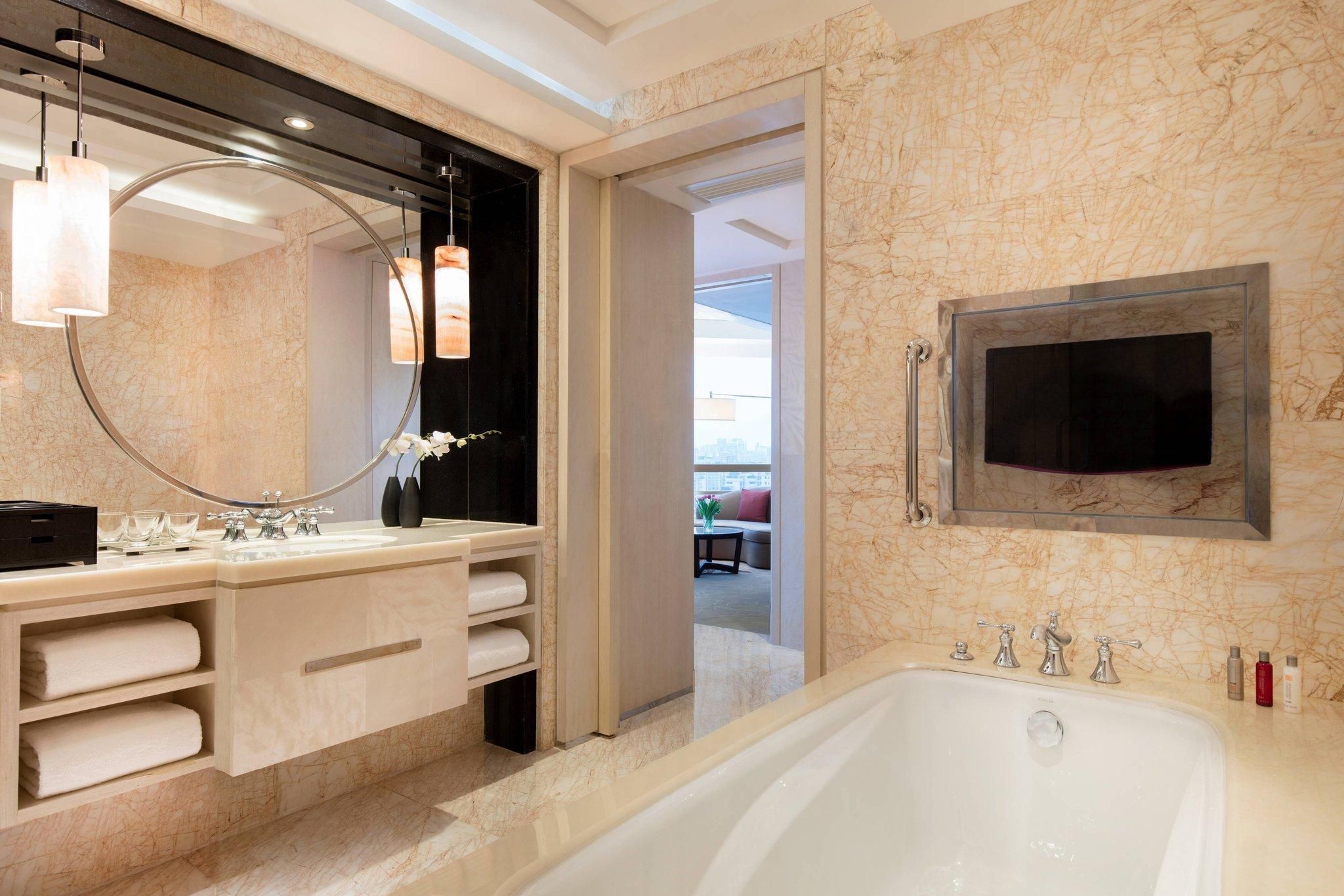 Club lounge access, 1 Bedroom Deluxe Suite, 1 King