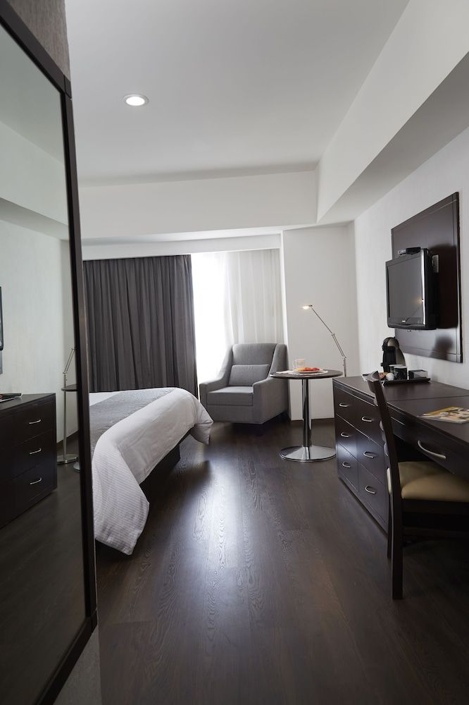 Executive Room, 1 King Bed