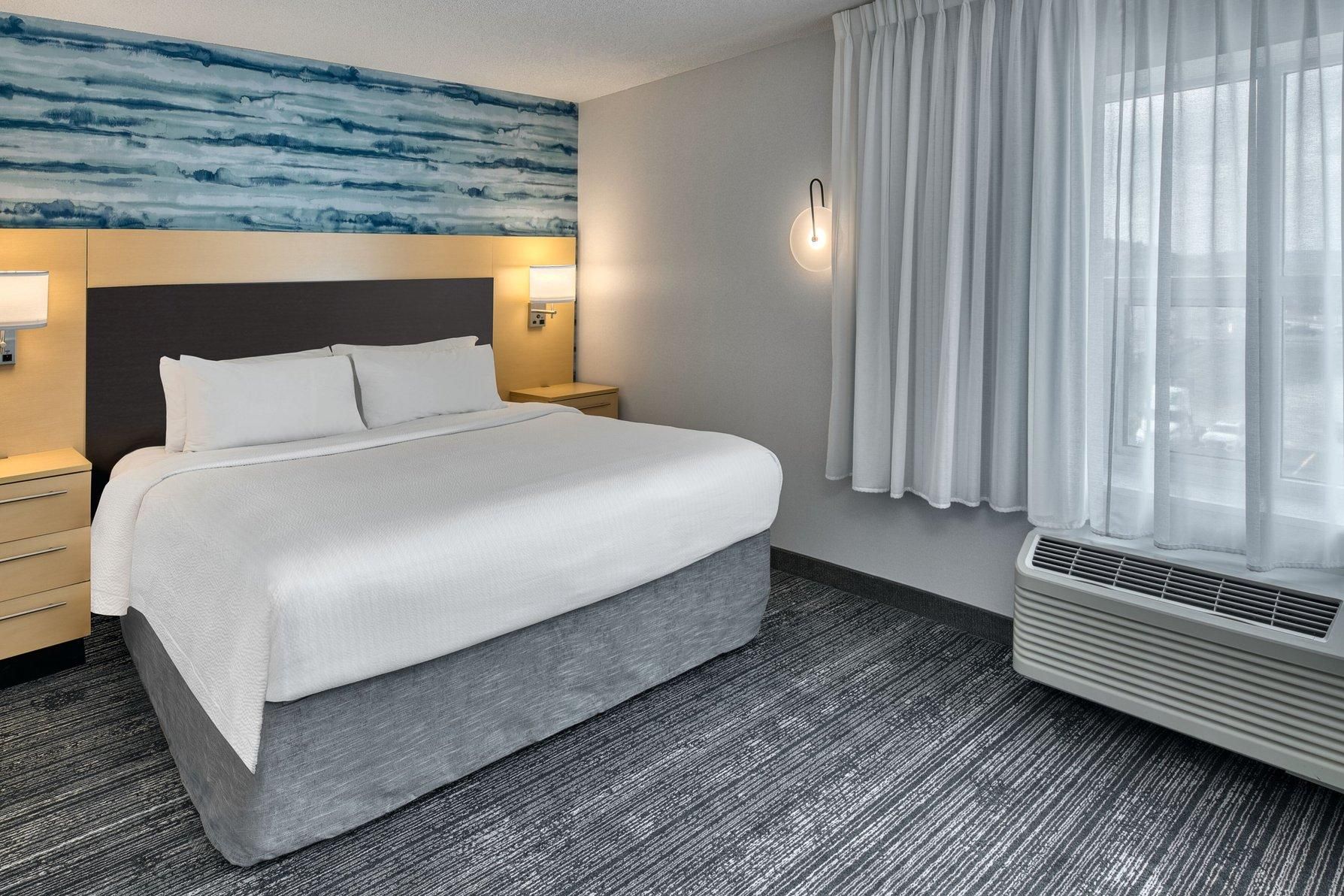2 Bedroom Suite, Bedroom 1: 1 King, Bedroom 2: 1 Queen, Sofa bed