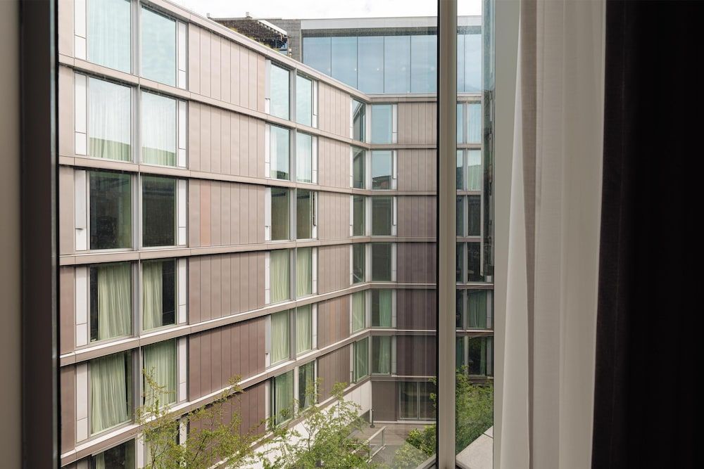 undefined DoubleTree by Hilton Amsterdam Centraal Station 2