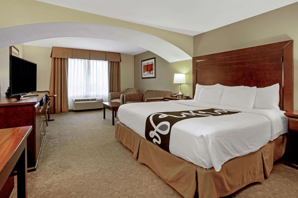 Deluxe Room, 1 King Bed, Non Smoking (Deluxe Executive Room)
