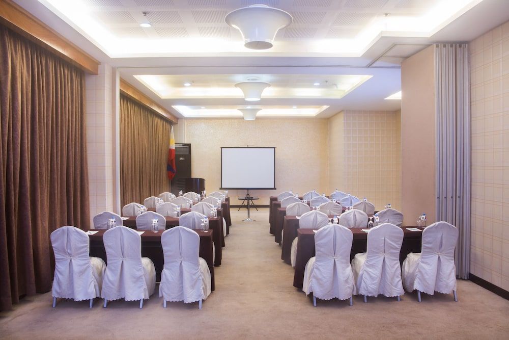 undefined Diamond Suites and Residences 9