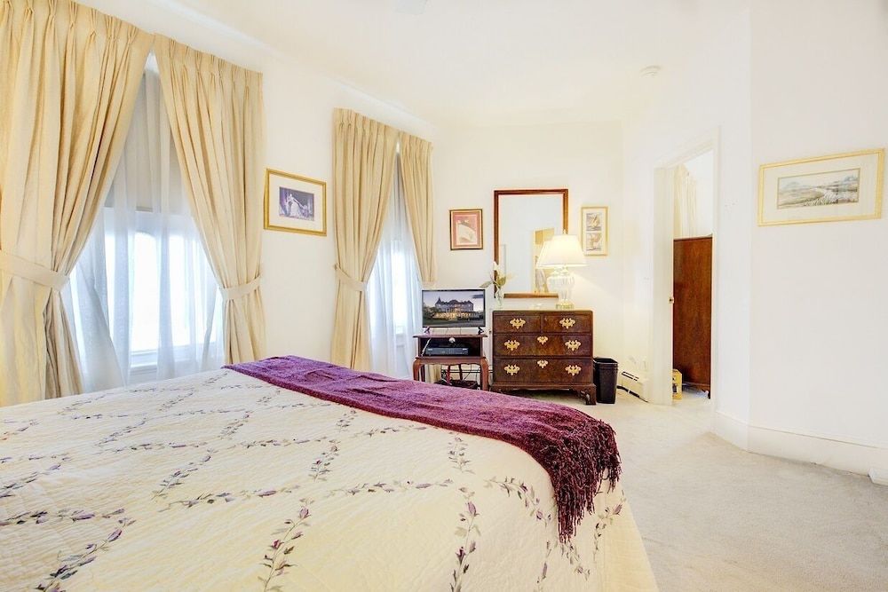 Room, Private Bathroom (Room 22- Max 2 people)
