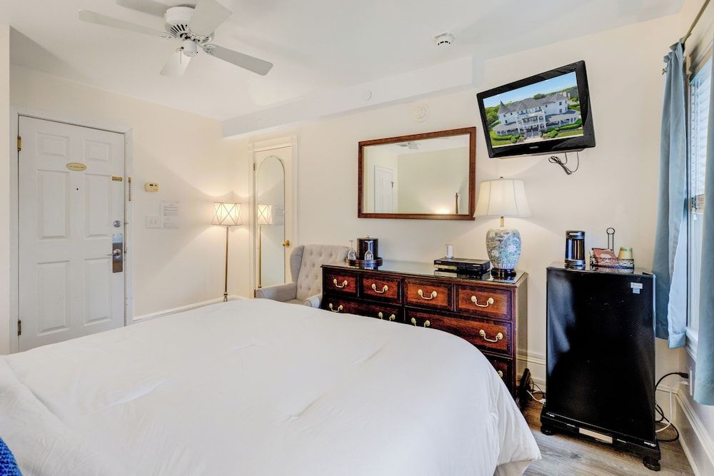 Room, Private Bathroom (Room 17 -  Max 2 people)