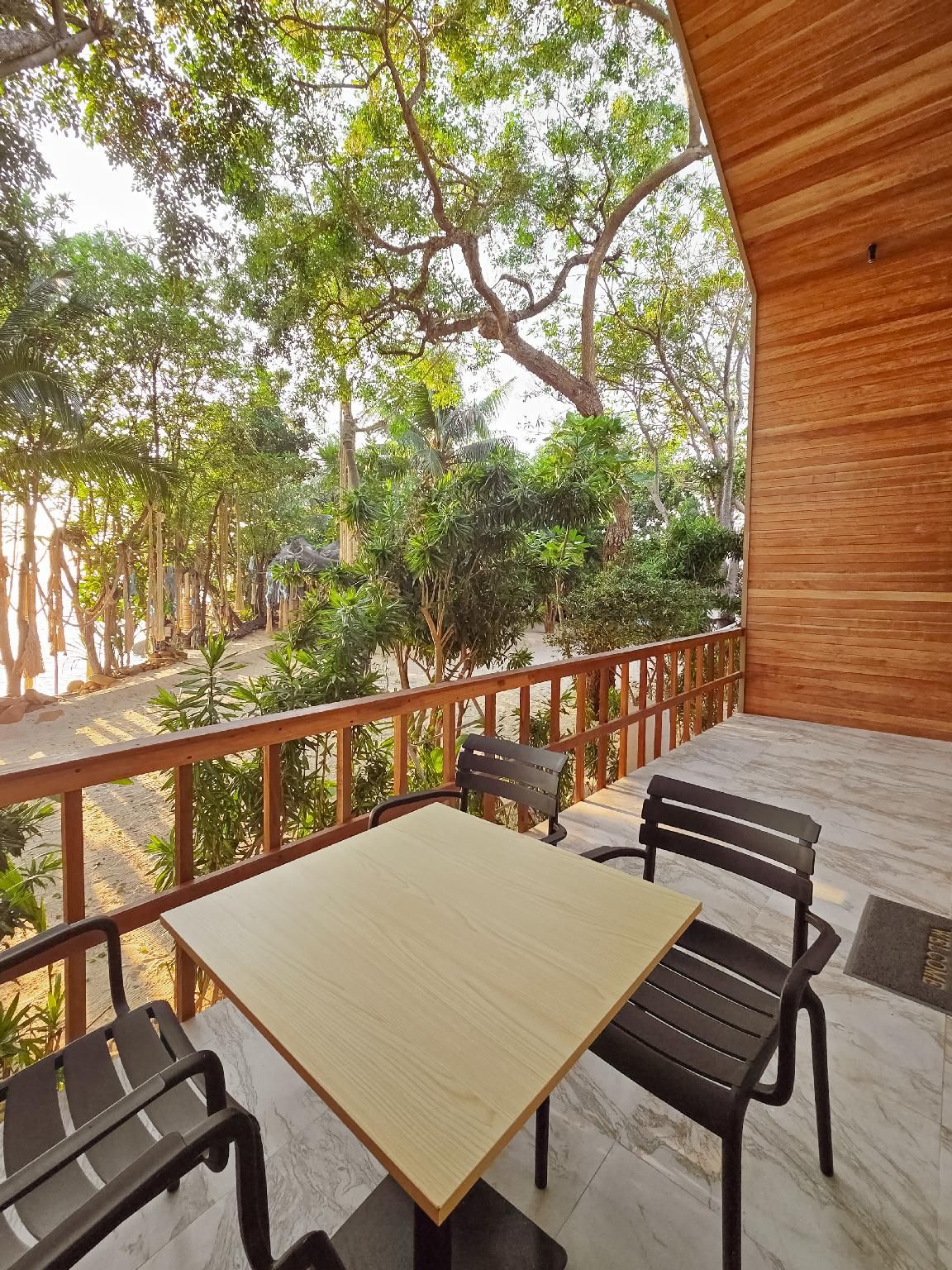 Deluxe Beach Front Villa