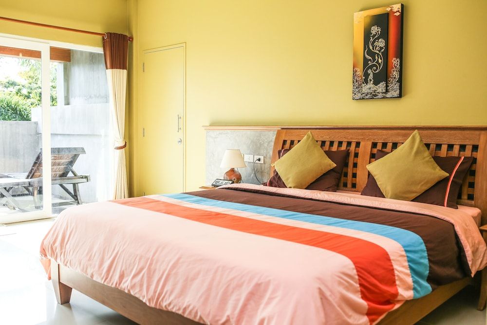 Deluxe Beachfront Hotel