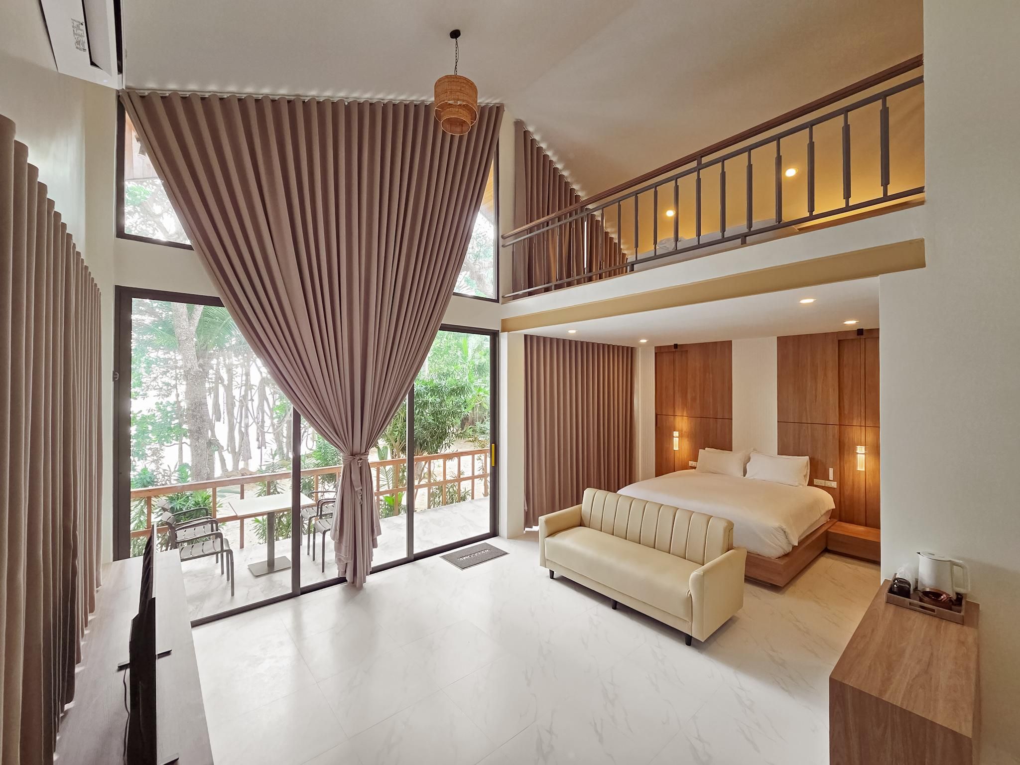 Deluxe Beach Front Villa