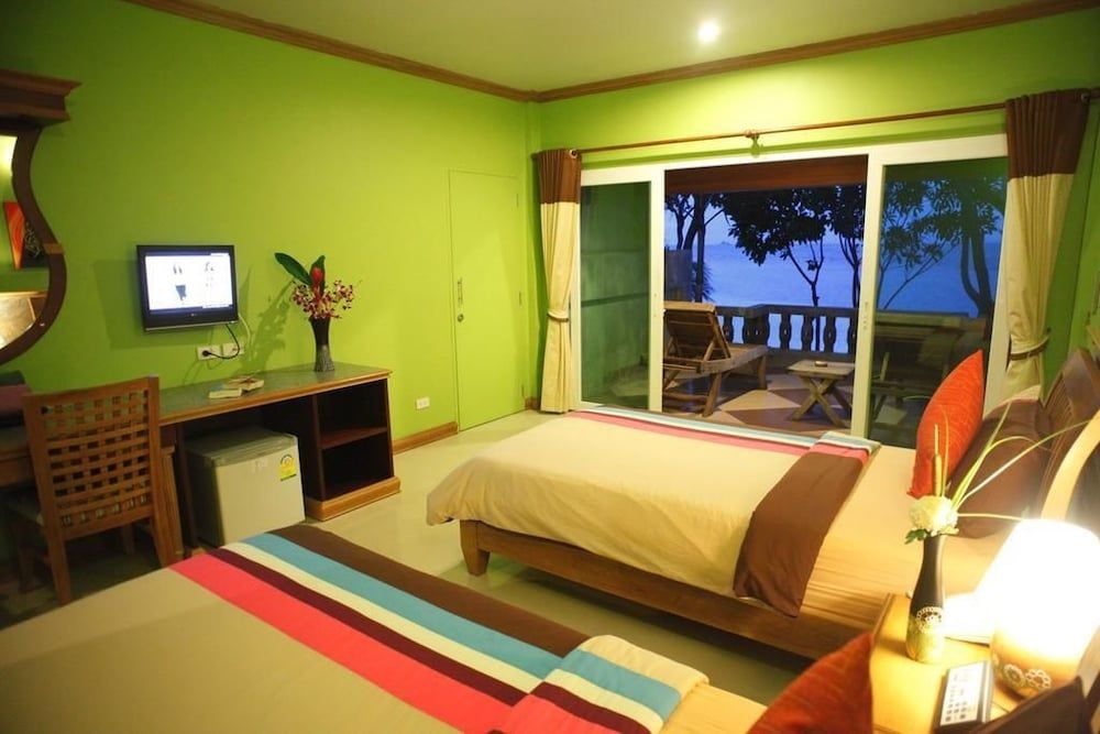 Deluxe Beachfront Hotel