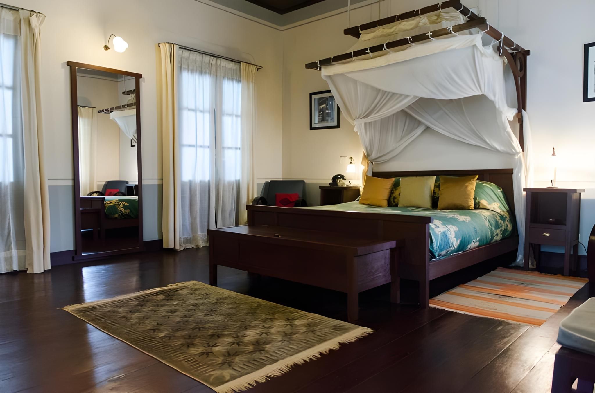 Satri House Suite Room