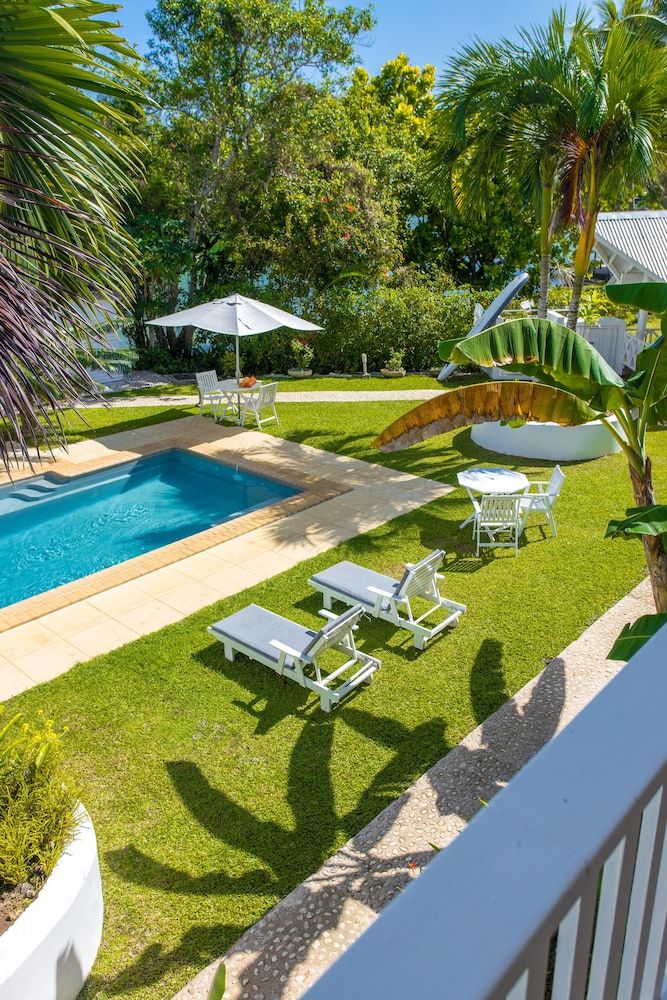 Tropicana Lagoon Apartments Tropical 2-Bedroom Apartment 7