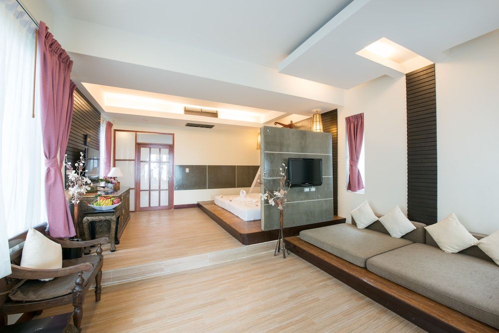 Koh Tao Montra Resort Villa, Beachside 5