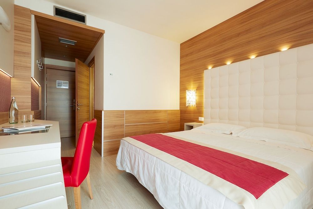 Hotel Victoria Standard Double or Twin Room 2