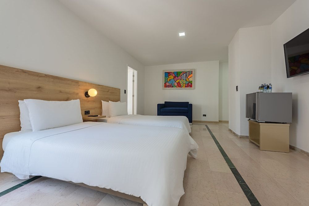 Comfort Room, City View