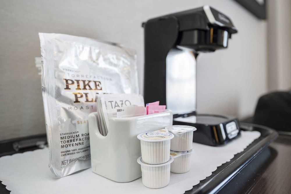 Sandman Signature Prince George Hotel Grand Room, 2 Queen Beds 3