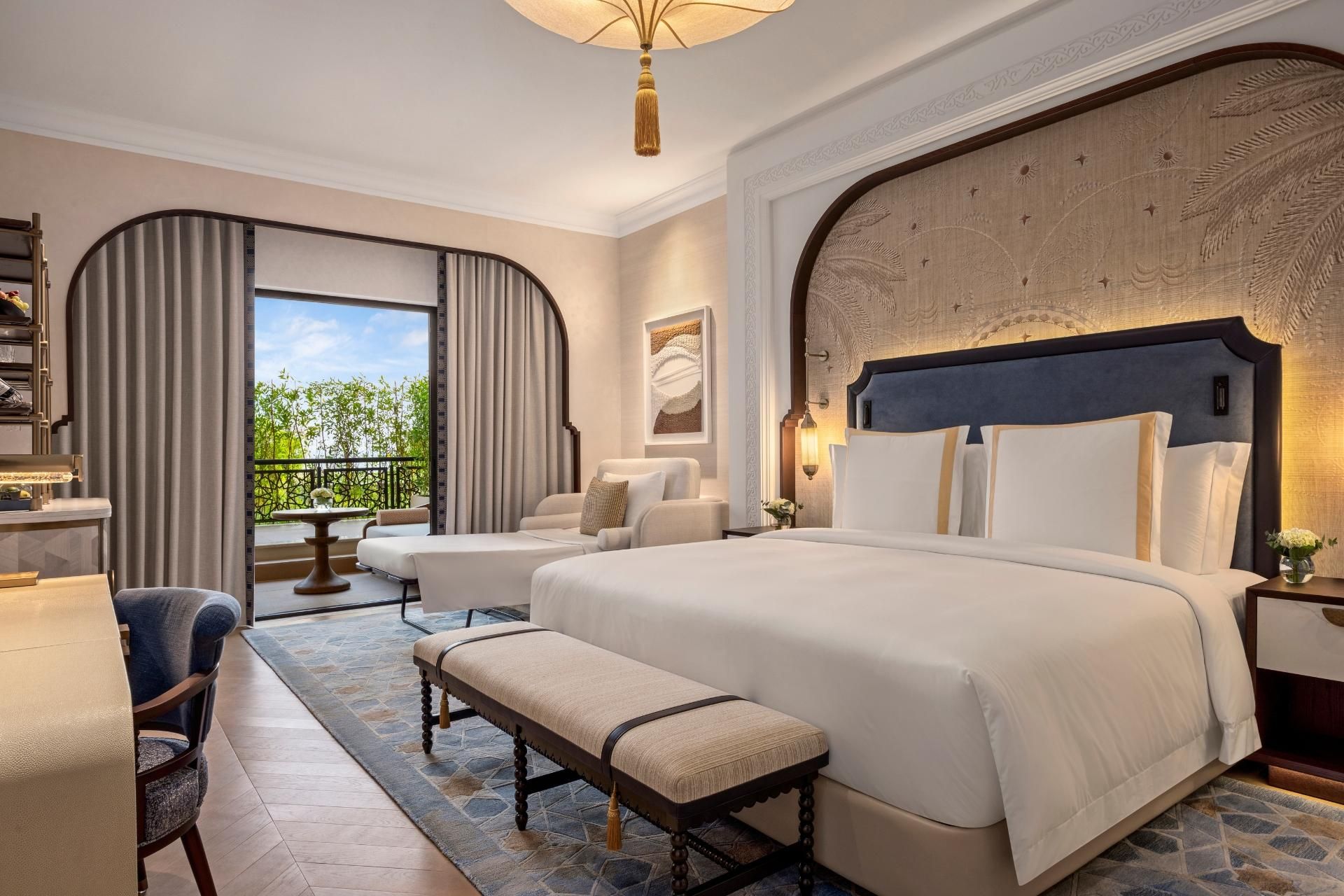 Deluxe Family Room