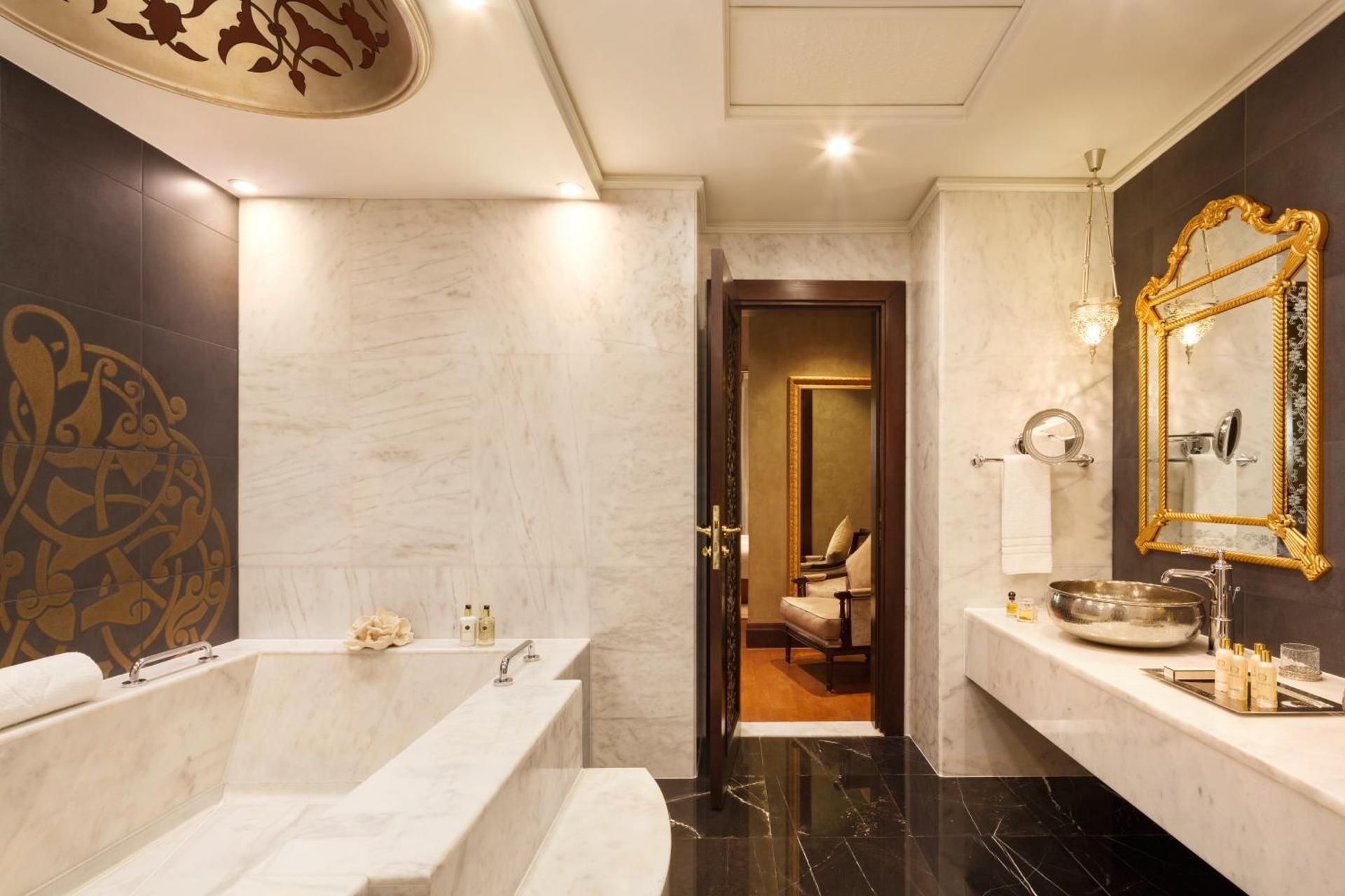 Imperial One-Bedroom Suite with Club Access including Breakfast, Afternoon Tea, Evening Cocktail Hours & Soft Refreshments