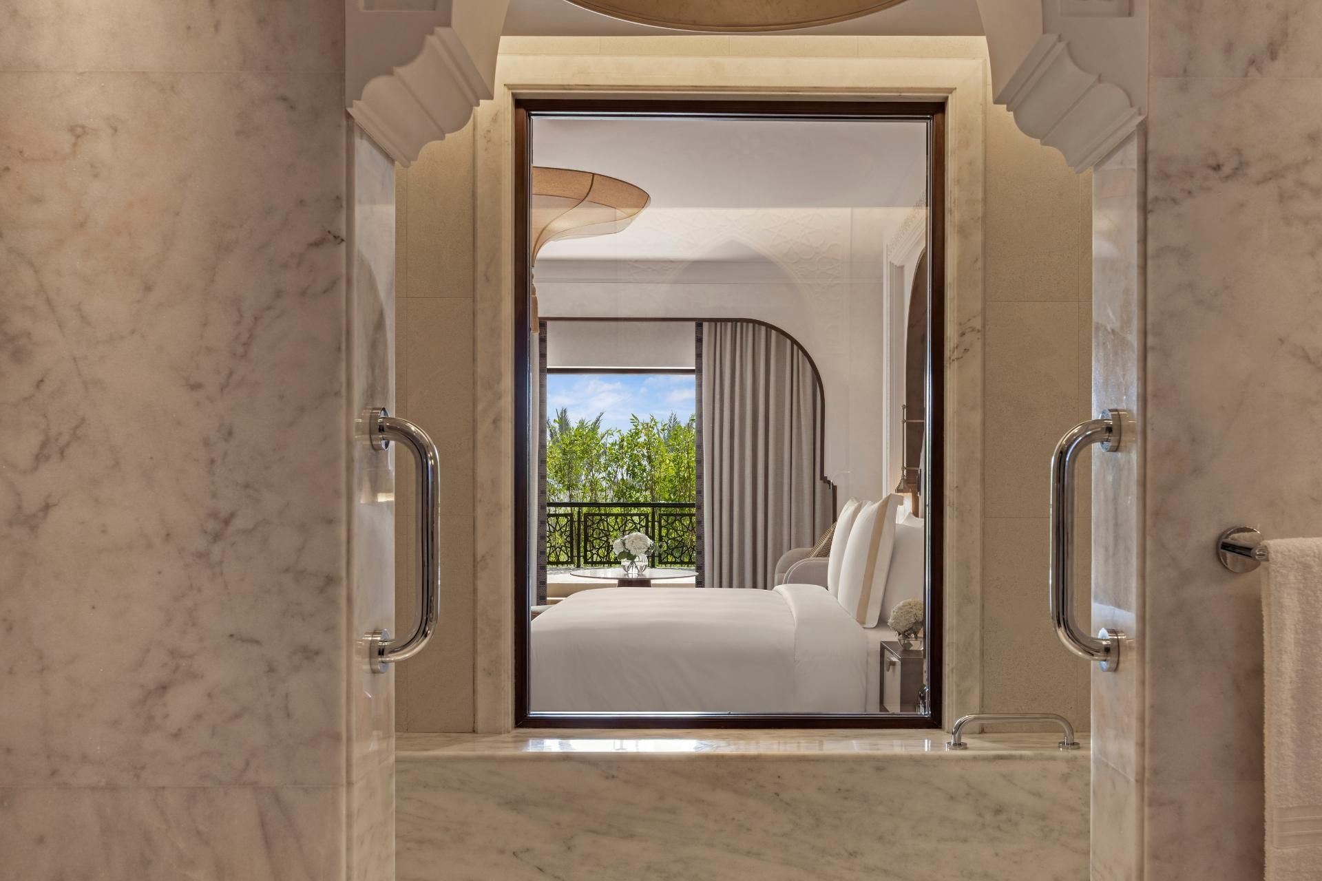 Deluxe Palm View Room