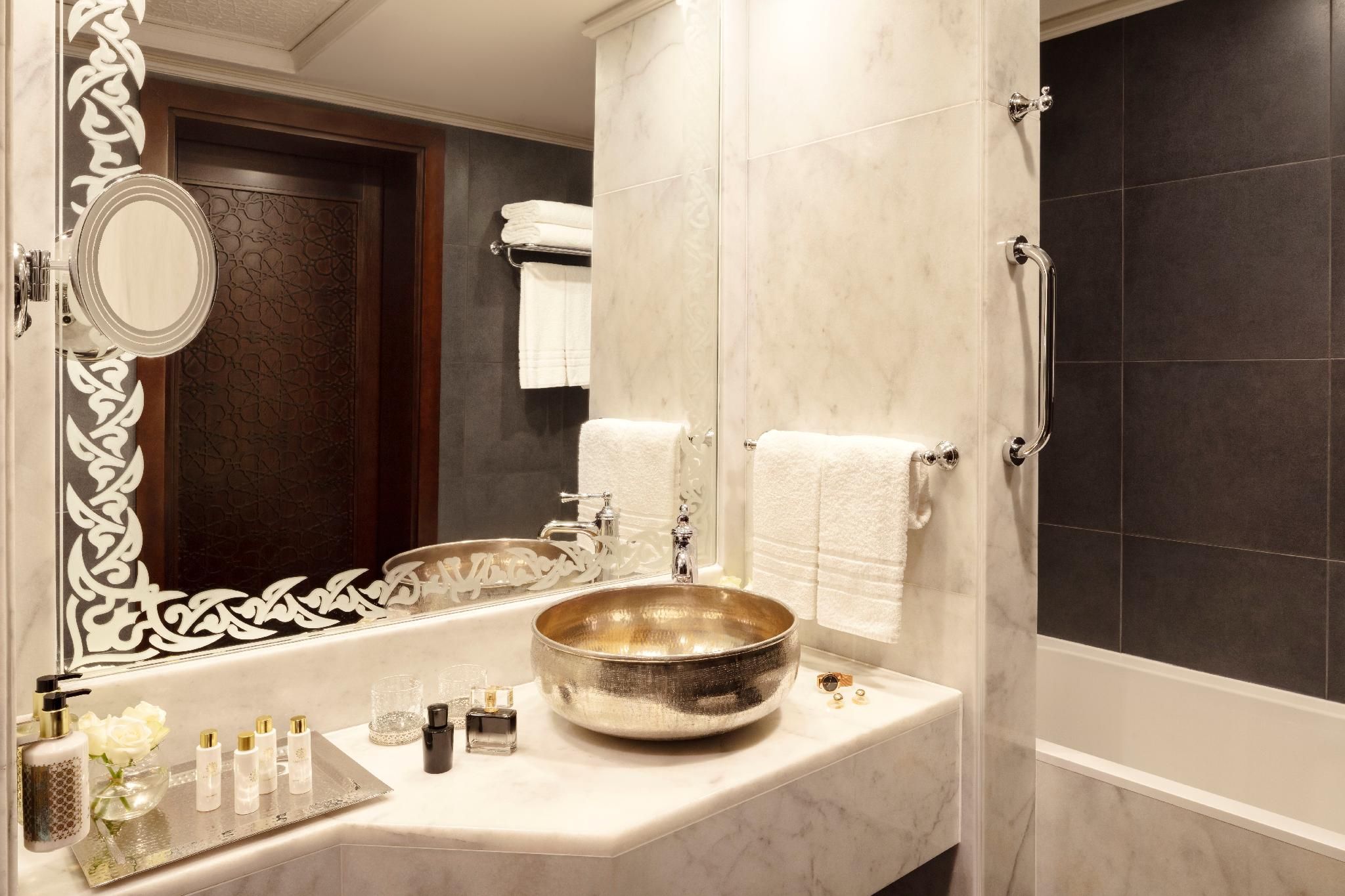 Four-Bedroom Lagoon Royal Residences