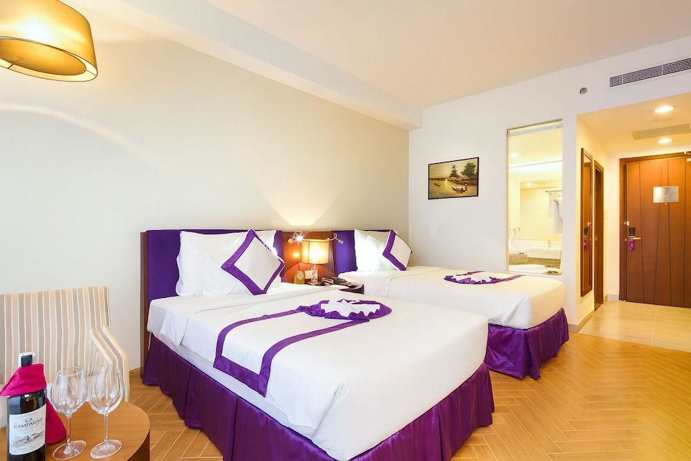 Deluxe Partial Sea View Twin