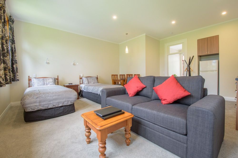Twin Studio Apartment (Self Catering)
