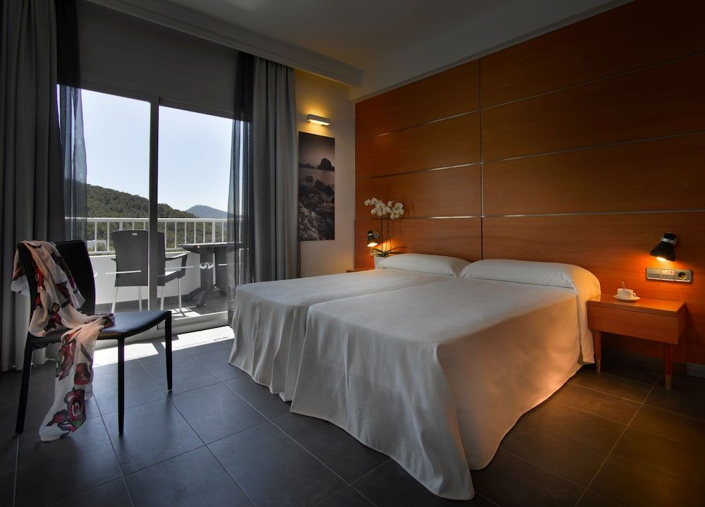 Deluxe Room (Single Use)