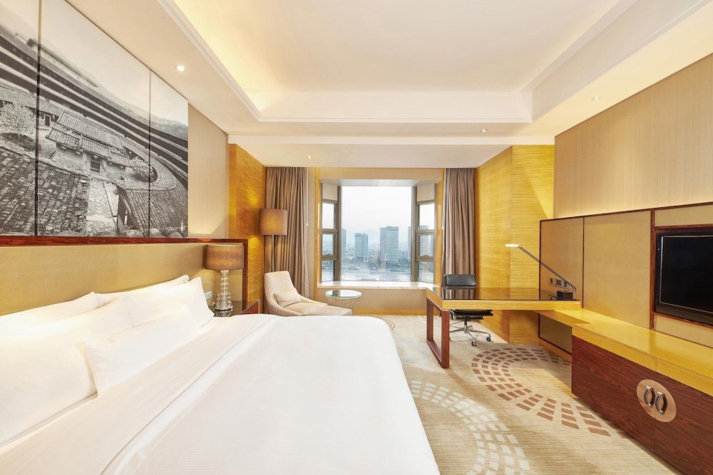 Room, 1 King Bed, Non Smoking, City View