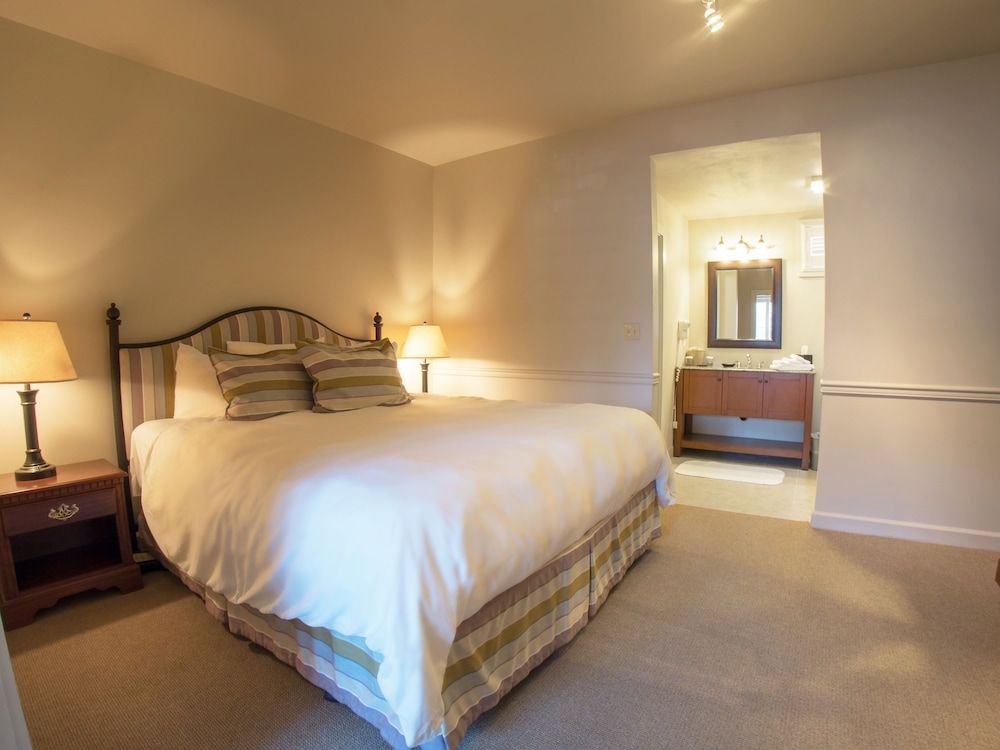 King Fireplace Suite