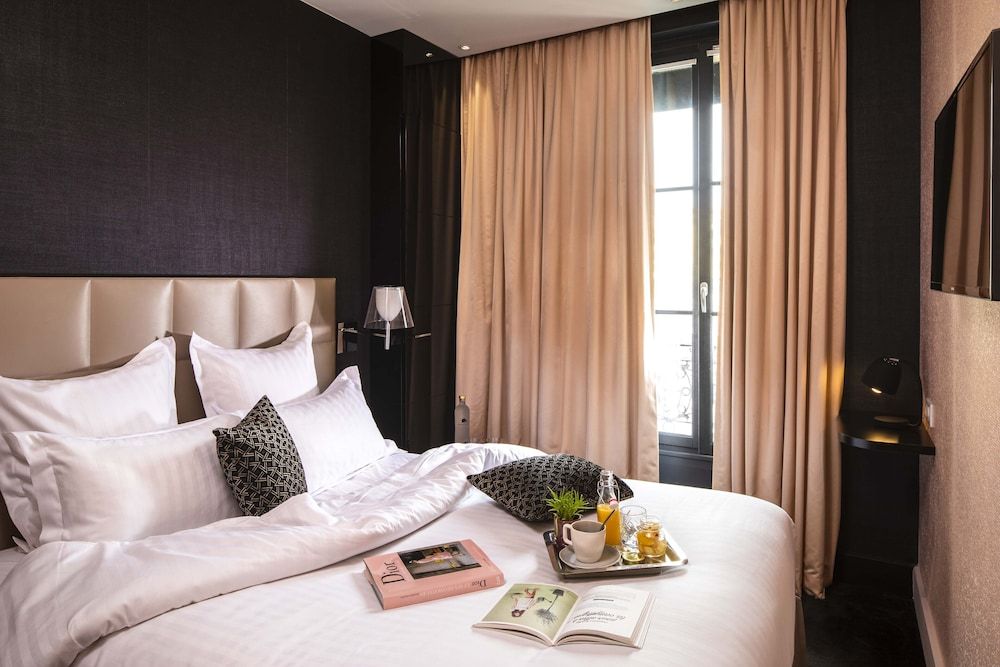 undefined First Hotel Paris Tour Eiffel 2