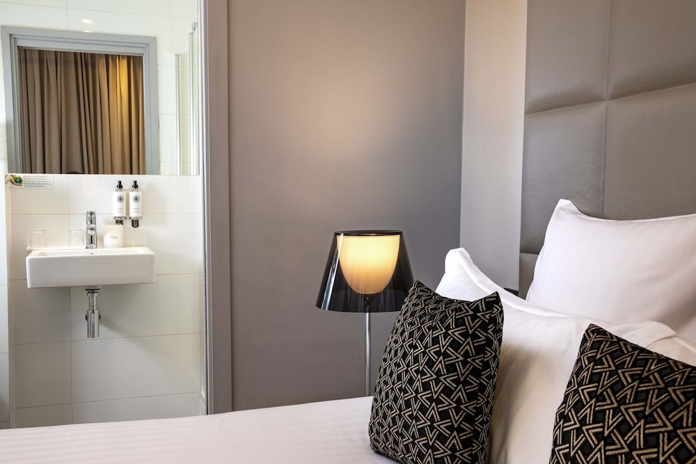 undefined First Hotel Paris Tour Eiffel 9