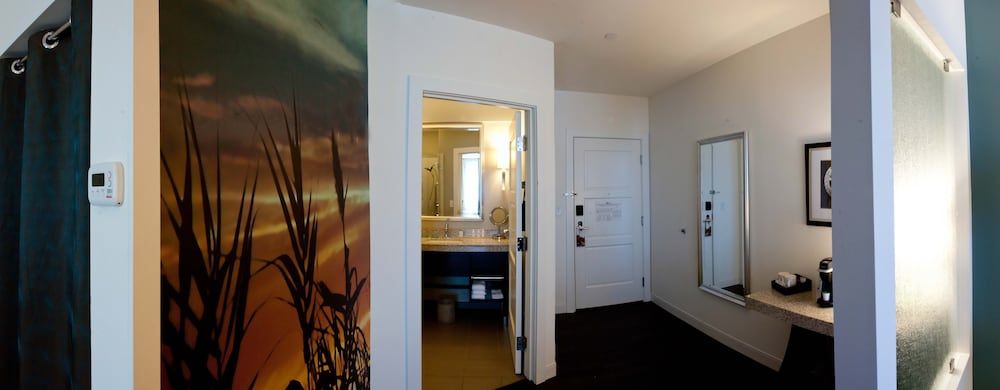Standard Room, 2 Queen Beds, Accessible (Roll-In Shower)