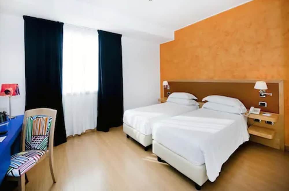 ibis Styles Roma Vintage Hotel Standard Twin Room, 2 Twin Beds 4