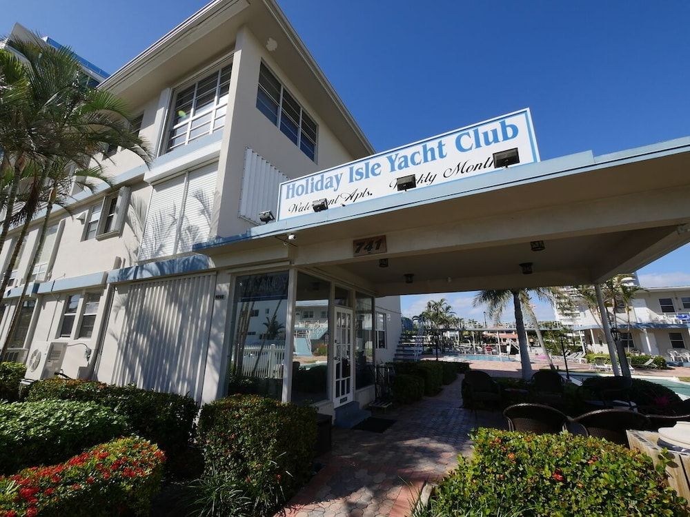 undefined Holiday Isle Yacht Club