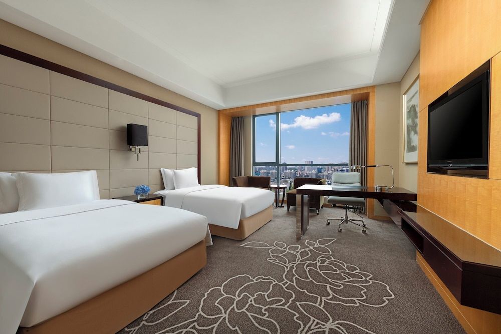 Standard Room, 2 Twin Beds, Business Lounge Access, River View (High Floor)