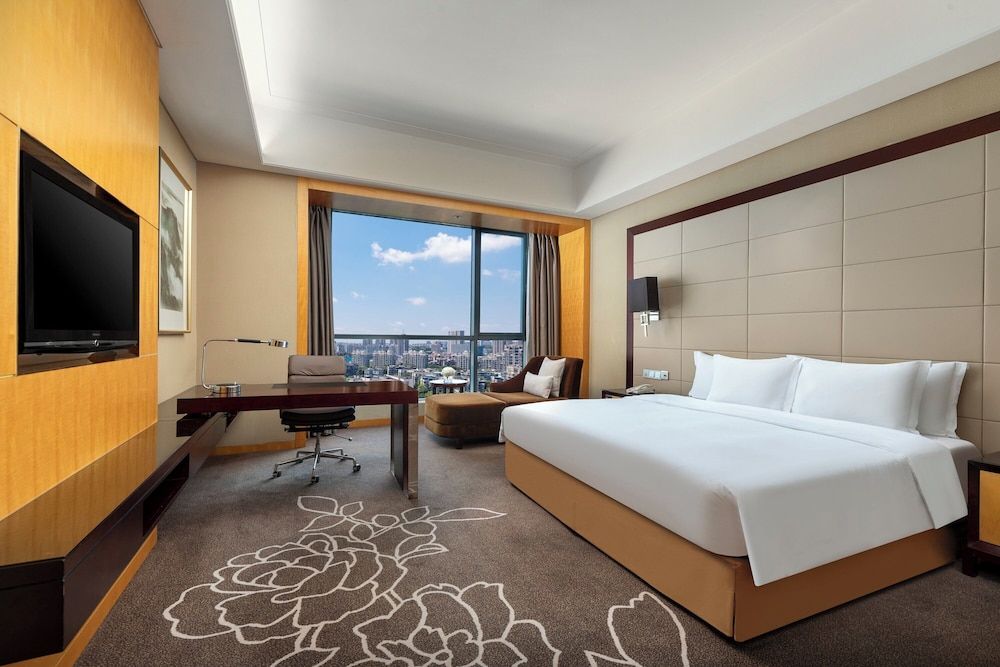 Standard Room, 1 King Bed (High Floor)