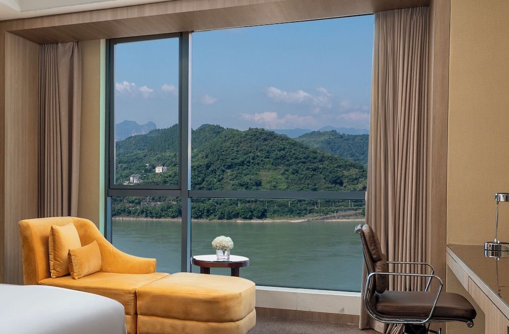 Suite, 1 Bedroom, Business Lounge Access, River View (High Floor)