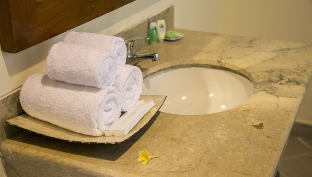 Puri Sari Beach Hotel Deluxe Double Room 12