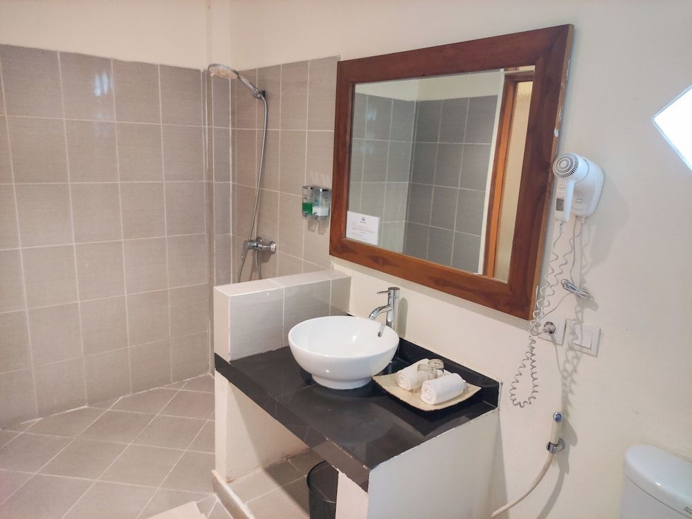 Puri Sari Beach Hotel Superior Twin Room 7