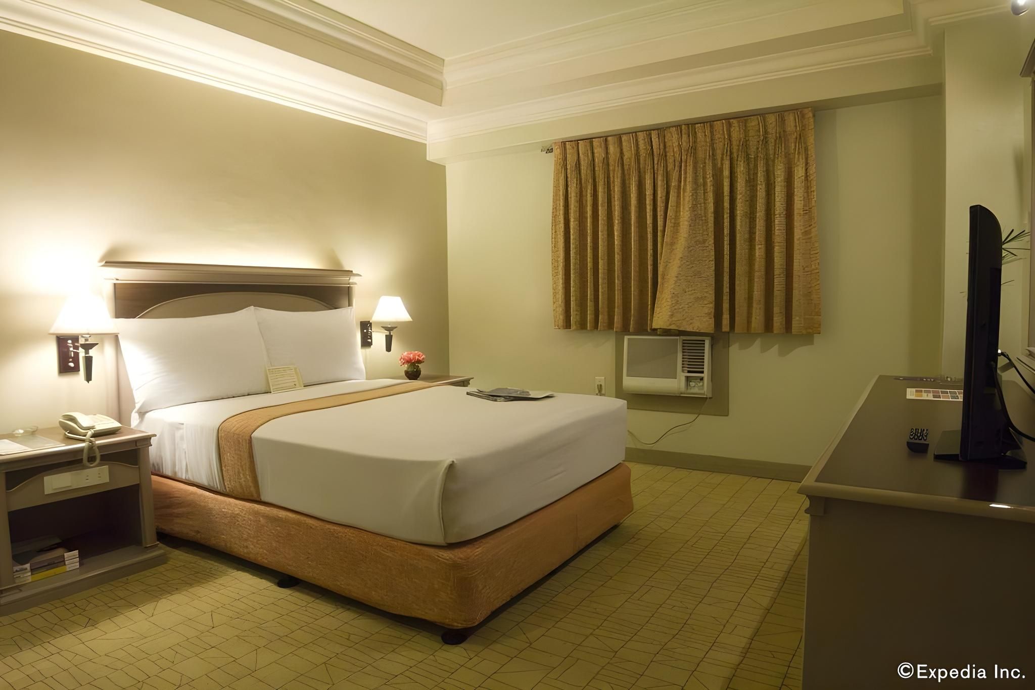 undefined Riviera Mansion Hotel 8