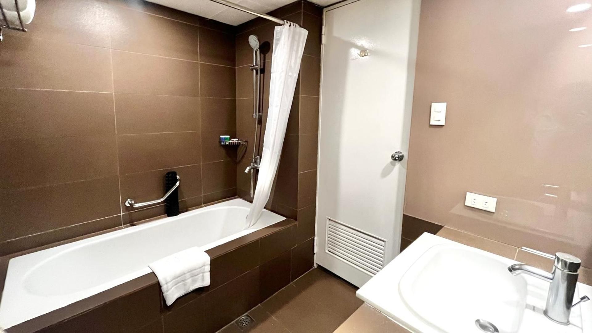 undefined Riviera Mansion Hotel 4