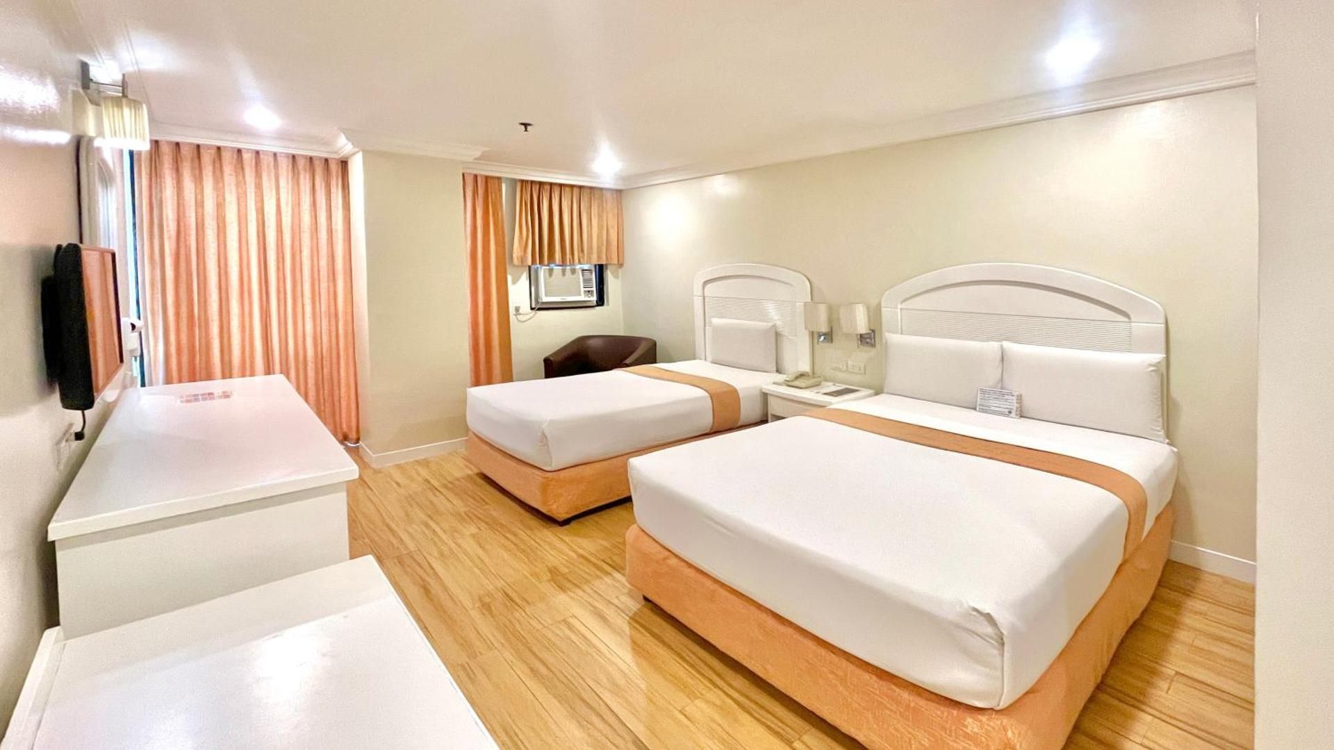 undefined Riviera Mansion Hotel 3