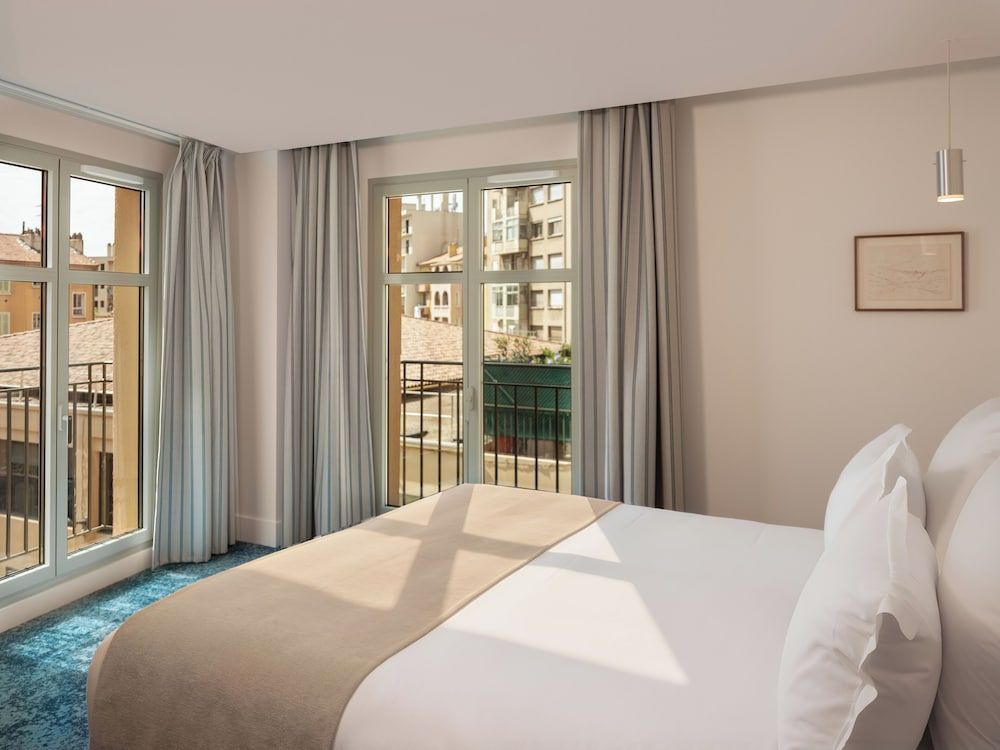 Superior Room (Shower)