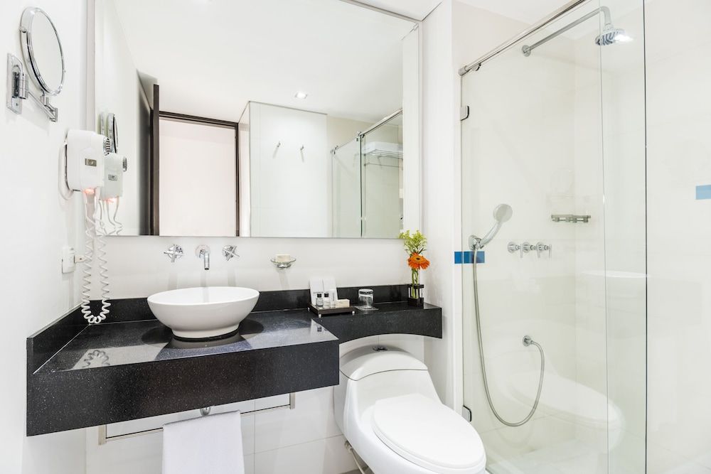 One Sixteen Hotel Standard Double Room, 1 Double Bed 12