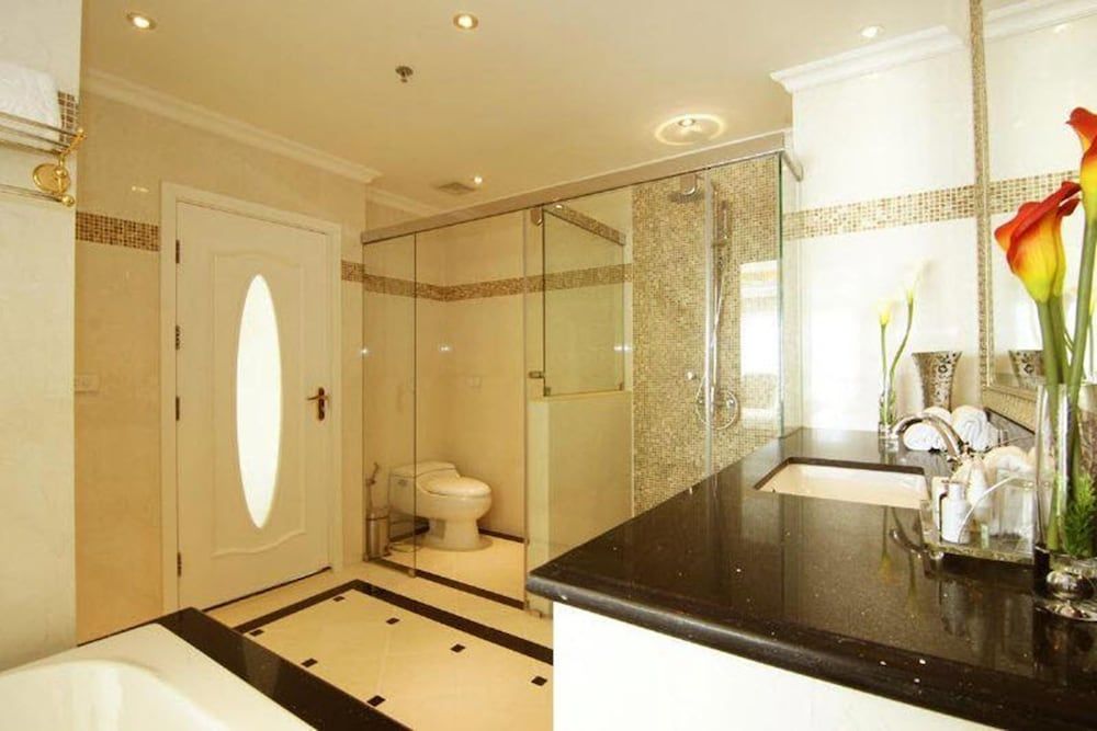 LK Miracle Suite Deluxe Twin Room 7