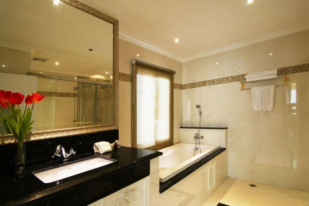 undefined LK Miracle Suite 10